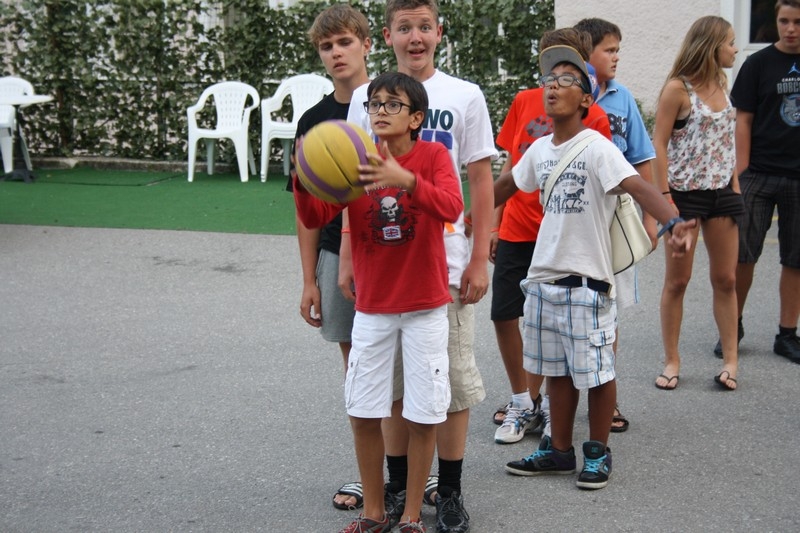 Village Camps International Summer Camp Leysin, Switzerland 2025-08-09 https://www.villagecamps.com/journals_admin/images/709-45-carnival (55).jpg